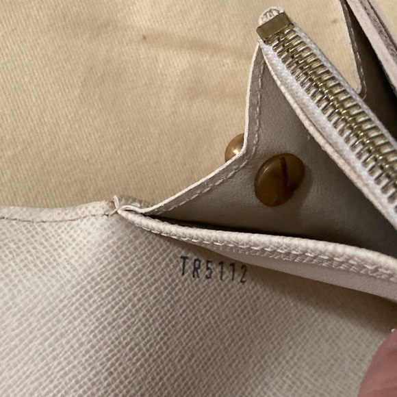 Louis Vuitton Sarah Wallet Damier Azur - Picture 12 of 16